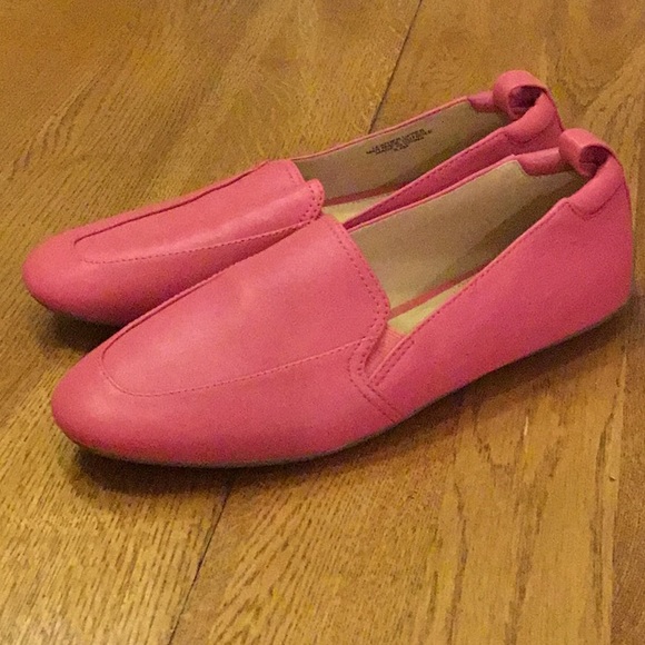 Woman’s Talbots pink driving moccasin. Size 6.5. Leather. Like new! Soo cute! - Picture 3 of 8